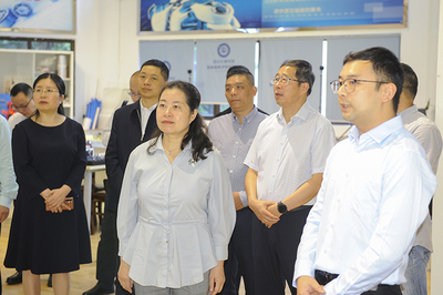 副市長王蔚藎深入校園調研，共促新材料技術推廣與服務